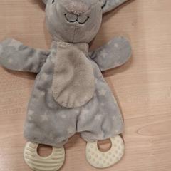 Ölelős pofon, amint azt IKEA Hénin-Beaumont az iLost segítségével jelentette.