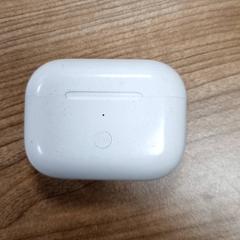 Earphone case earpo, rapporterat av Connexxion Amstelland-Meerlanden Schiphol Noord med iLost