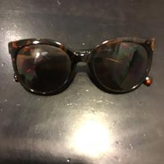 Des lunettes de soleil, a été signalé par U-OV Utrecht utilisant iLost