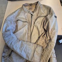 재킷 Leer Beige, iLost를 사용하여 Connexxion Zeeland에 보고됨