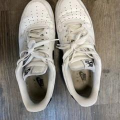 Shoes، كما تم الإبلاغ عنه بواسطة Inntel Hotels Amsterdam Centre عبر iLost