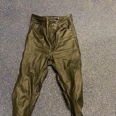 Broek  leer, como reportado por Gebo Tours utilizando o iLost