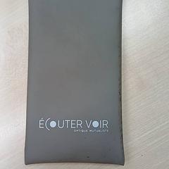 Étui à lunettes Écouter voir, a été signalé par IKEA Tours utilisant iLost