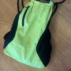 حقائب حمل وحقائب اليد، كما تم الإبلاغ عنه بواسطة GVB عبر iLost