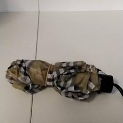 Regenschirm Bruin grijs wit, gemeldet von Regio Antwerpen - Brussel über iLost