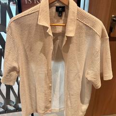 Blusa, como reportado por Van der Valk Hotel Deventer utilizando o iLost