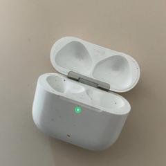 حافظة airpods Ohne Airpods، كما تم الإبلاغ عنه بواسطة Movie Park Germany عبر iLost
