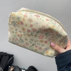 Taška Etui met luier, jak nahlášeno Schaatsbaan Rotterdam pomocí iLost