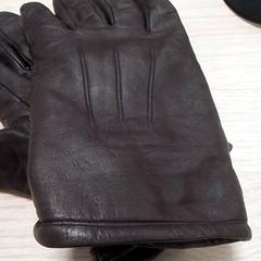 手袋 Bruin がiLostで Qbuzz Fryslân によって報告されました