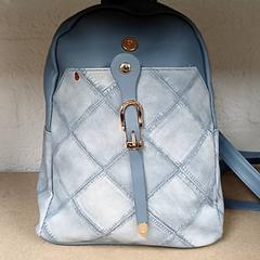 Hátizsák Blauw, amint azt Qbuzz GD Groningen Peizerweg az iLost segítségével jelentette.