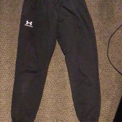 Pantaloni Under armour, come riportato da Van der Valk Hotel Zwolle utilizzando iLost