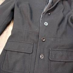 Chaqueta, ha sido reportado por Inntel Hotels Amsterdam Centre con iLost