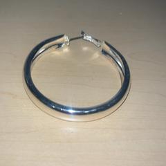 Örhänge, rapporterat av Jaarbeurs med iLost