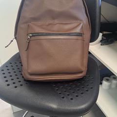 Ryggsäck, rapporterat av Arriva Infoshop Enschede med iLost