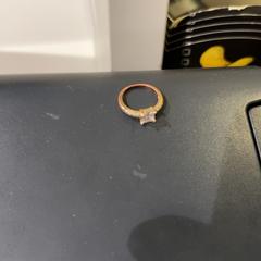 Ring, gemeldet von Pathé de Kuip über iLost