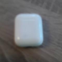 Porta tappi per le orecchie, come riportato da EBS Tramplein utilizzando iLost