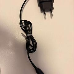Adaptador, segundo informou Ramada by Wyndham Amsterdam Airport Schiphol usando iLost