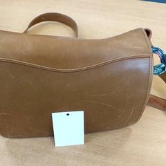 Táska Valkeneers, amint azt Regio Limburg - Leuven az iLost segítségével jelentette.