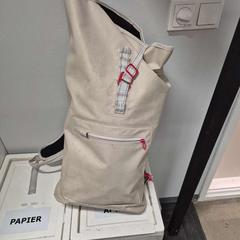 Batoh Beige hema, jak nahlášeno IKEA Utrecht pomocí iLost