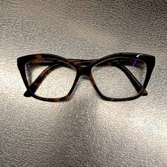 Óculos, como reportado por IKEA Paris - Italie Deux utilizando o iLost