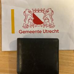 Zwarte portomonnee, segons ha informat Gemeente Utrecht mitjançant iLost