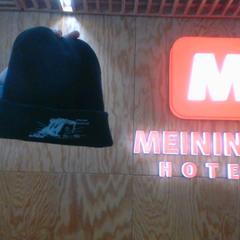 Beanie black alpenzoo, as reported by MEININGER Hotel Innsbruck Zentrum using iLost