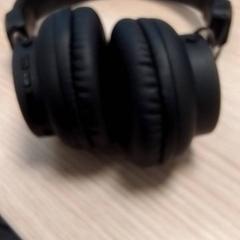 Auriculares Zwart, ha sido reportado por Qbuzz Fryslân con iLost