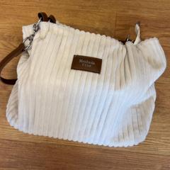 حقائب حمل وحقائب اليد، كما تم الإبلاغ عنه بواسطة HTM عبر iLost