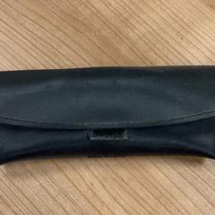 Puzdro na okuliare, ako bolo nahlásené Connexxion Amstelland-Meerlanden Schiphol Zuid pomocou iLost