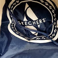 가방 Blauw, iLost를 사용하여 Qbuzz GD Groningen Peizerweg에 보고됨