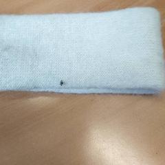 의류 - haarband, iLost를 사용하여 Regio Antwerpen - Brussel에 보고됨