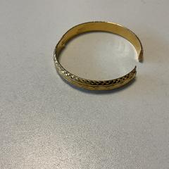 팔찌 Goudkleur, iLost를 사용하여 Breng Arnhem에 보고됨