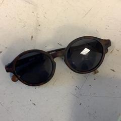 Napszemüveg, amint azt Artis az iLost segítségével jelentette.