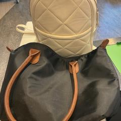 الحقائب، كما تم الإبلاغ عنه بواسطة Gemeente Amsterdam عبر iLost