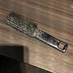 Kartáč na vlasy, jak nahlášeno Van der Valk Hotel Zwolle pomocí iLost