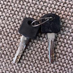 Twee identieke sleutels, ako bolo nahlásené iLost