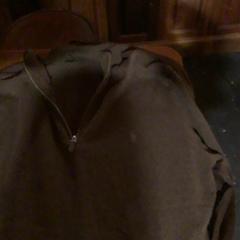 セーター がiLostで Café Leentje によって報告されました