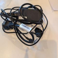 ノートパソコンの充電器 がiLostで Inntel Hotels Utrecht Centre によって報告されました