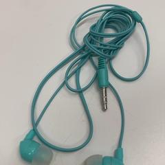 Adapter & Oordopje, zoals gemeld door IKEA新三郷 met iLost