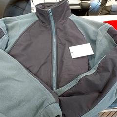 Kleding - Jas, como reportado por Centraal magazijn utilizando o iLost