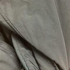 Chaqueta black, ha sido reportado por Sheraton Brussels Airport Hotel con iLost