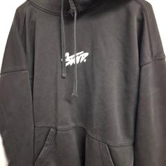 Pulóver, amint azt Qbuzz DMG az iLost segítségével jelentette.