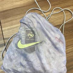 Taška NIKE Mauve, jak nahlášeno CARS HANGARD pomocí iLost