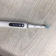 Toothbrush elektrische, as reported by Hotel van der Valk Maastricht using iLost