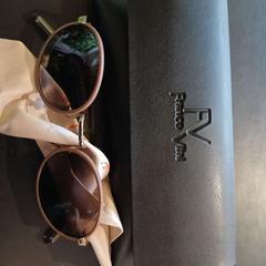 Gafas de sol Black case, ha sido reportado por Conscious Hotel Westerpark con iLost