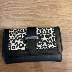 지갑 Maeijer -kantoor, iLost를 사용하여 Gemeente Amsterdam - Bureau Gevonden Voorwerpen에 보고됨