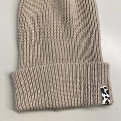 Bonnet Beige, a été signalé par Burgers' Zoo utilisant iLost