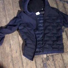 재킷 Donker blauw, iLost를 사용하여 De Heeren van Aemstel에 보고됨