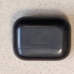 Earphones case Boite écouteur noire, as reported by ilévia using iLost