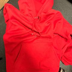 İLost kullanarak Ramada by Wyndham Amsterdam Airport Schiphol tarafından bildirildiği gibi Kapüşonlu svetşört hoddie